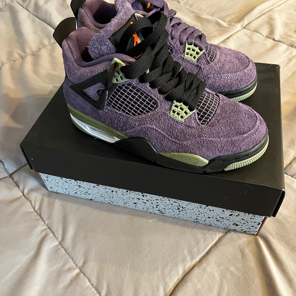 Women’s Air Jordan 4 Retro